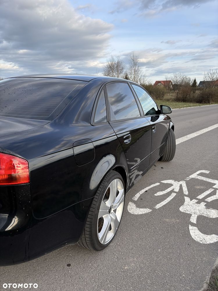 Audi A4 Limousine - 5