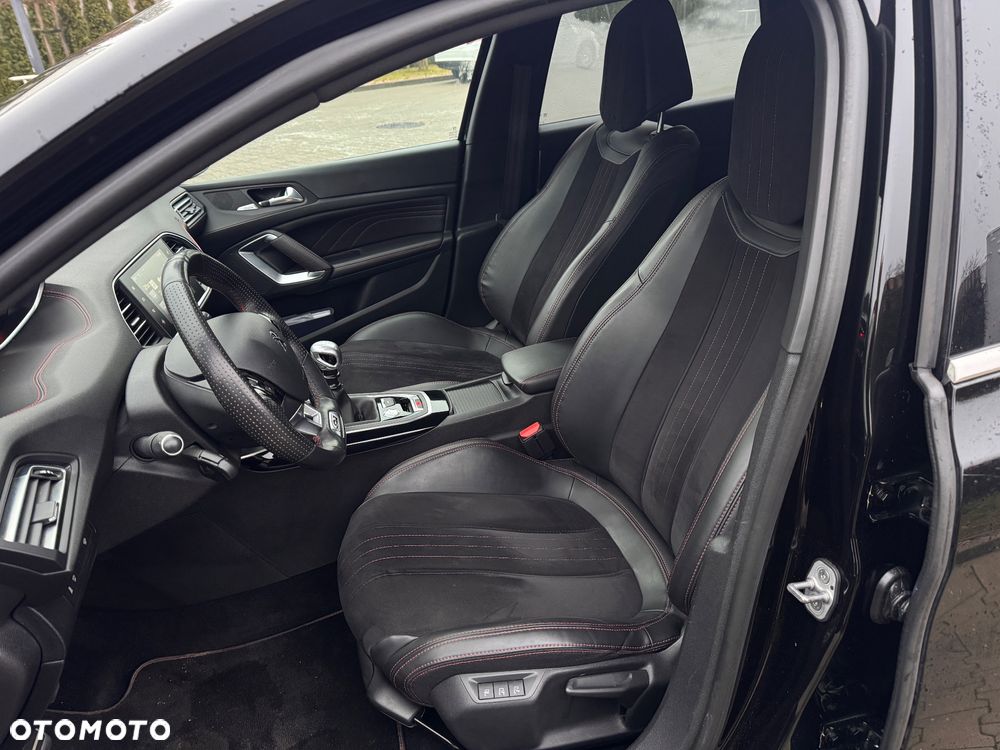 Peugeot 308 1.6 e-THP GT S&S - 12