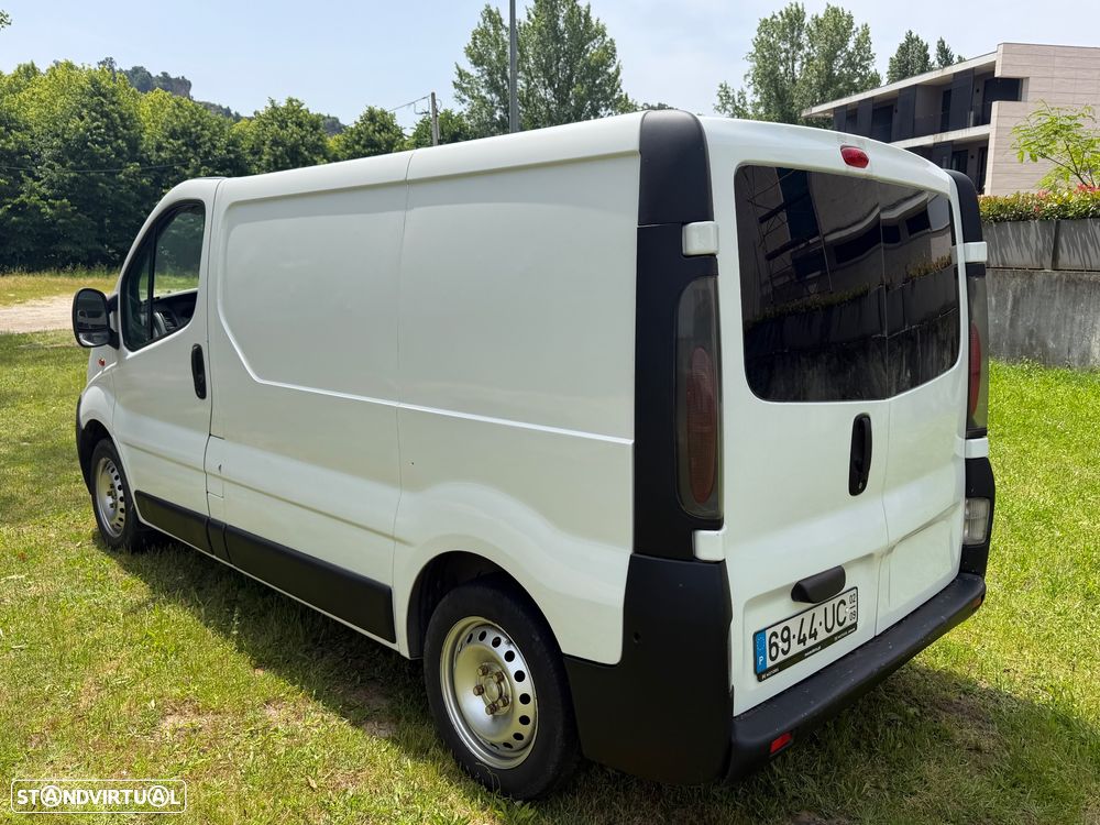 Opel Vivaro 1.9 cdti - 24