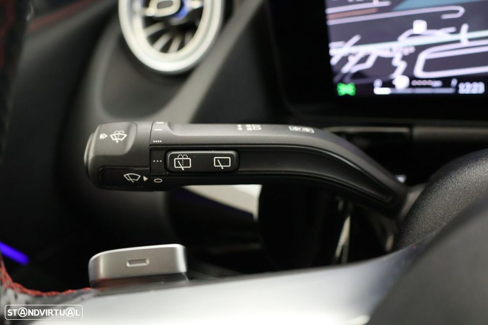 Mercedes-Benz GLA 250 e AMG Line - 12