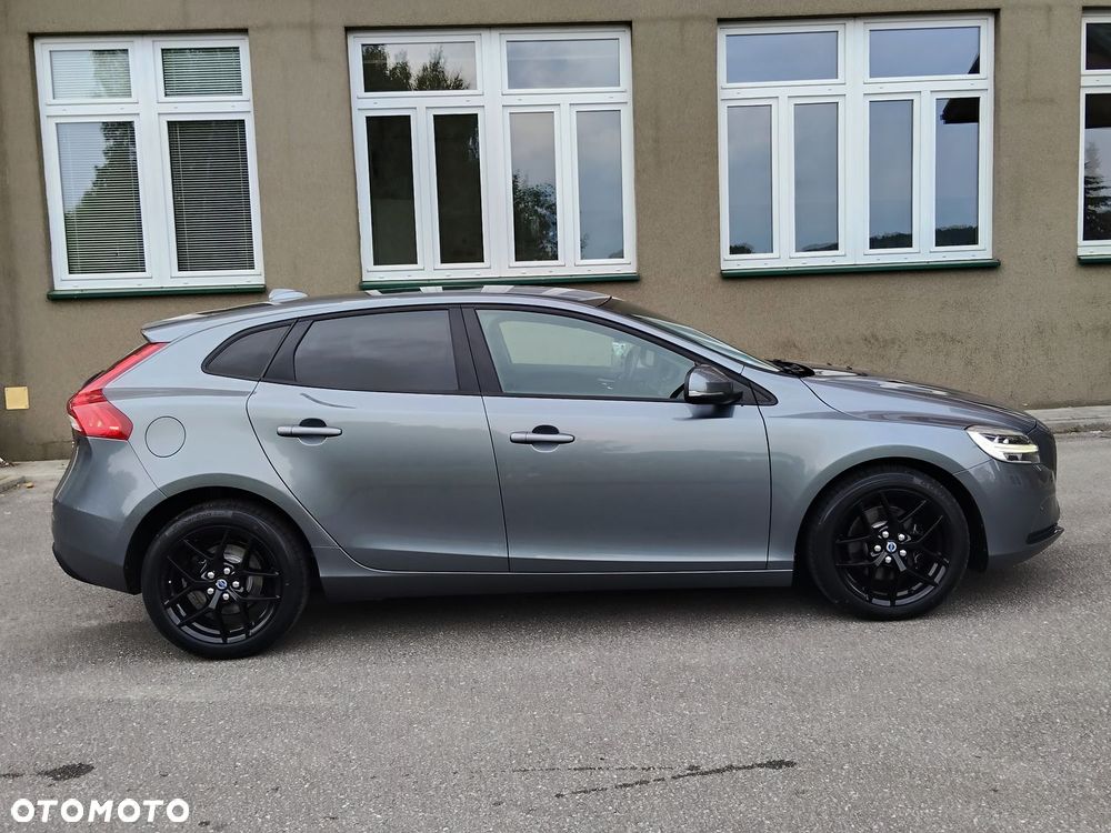 Volvo V40 T2 Momentum - 7