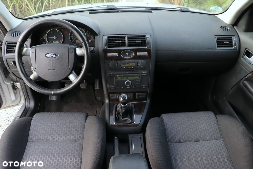 Ford Mondeo 2.0 TDCI DPF Ghia - 4