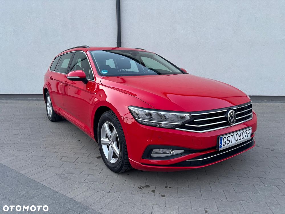 Volkswagen Passat - 1