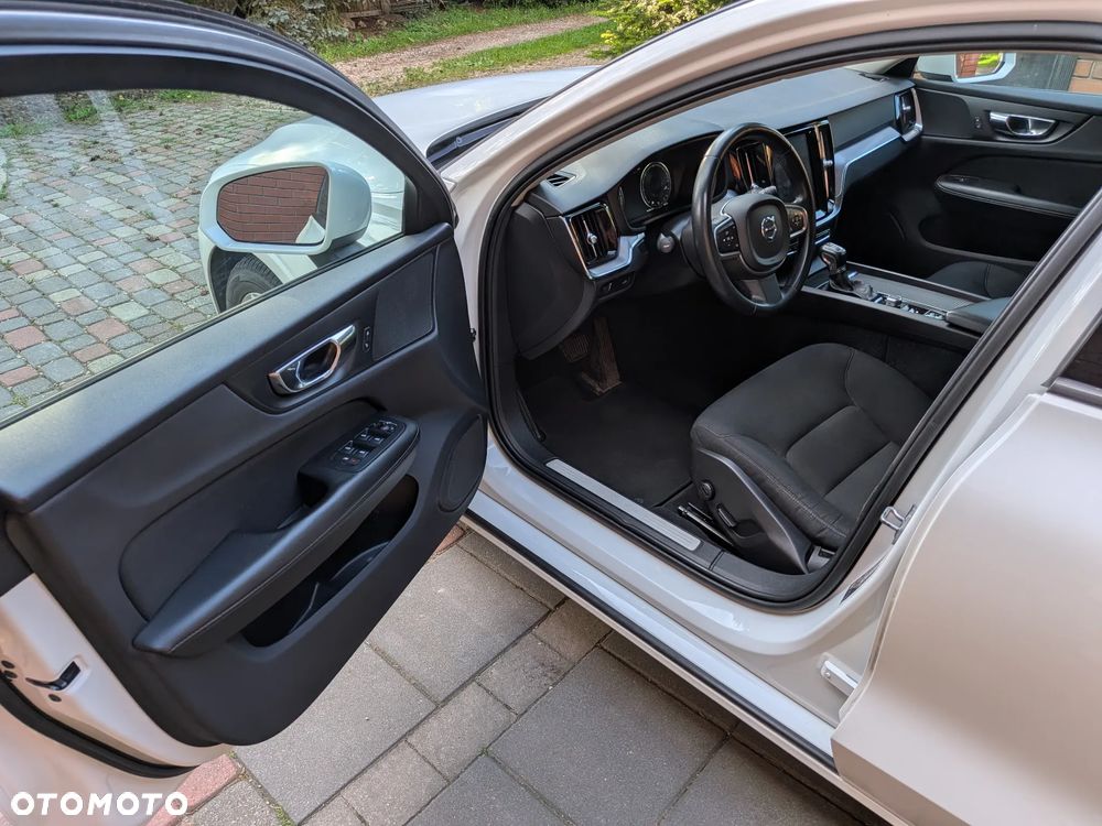 Volvo V60 D4 Momentum - 22