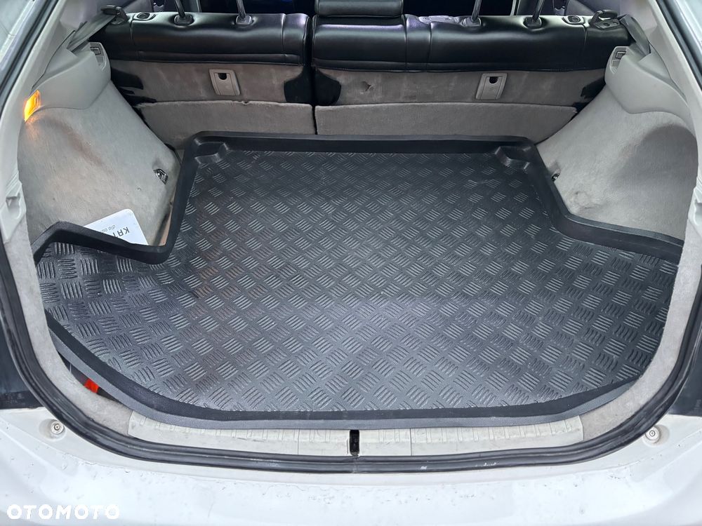 Toyota Prius (Hybrid) Comfort - 12