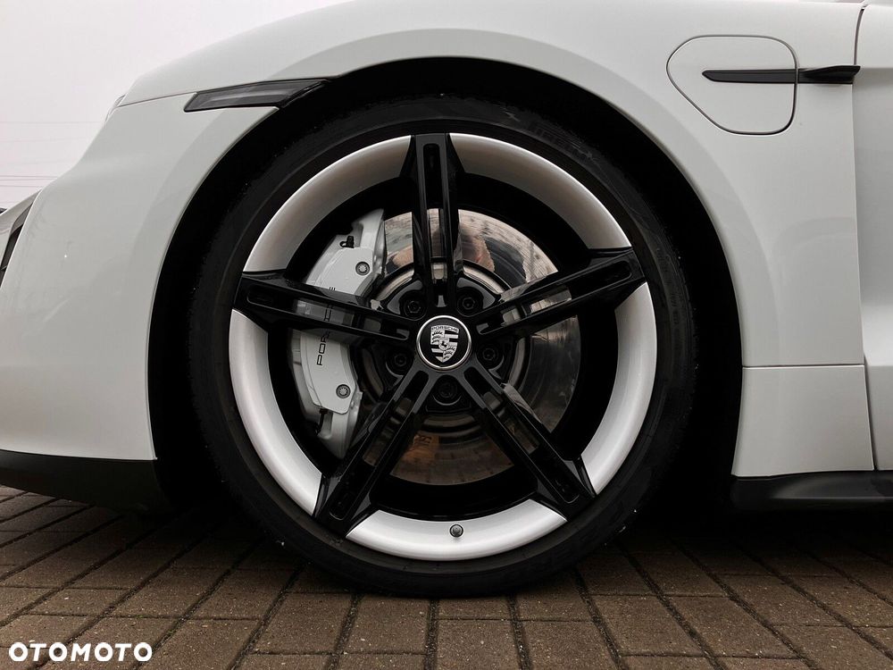 Porsche Taycan - 19