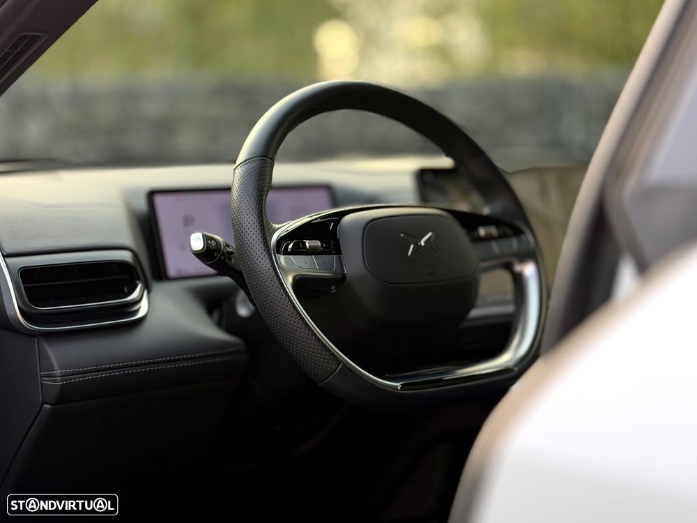 Xpeng G9 98 kWh Long Range - 55