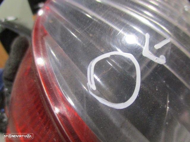 Farol Tras  8200474328A RENAULT SCENIC 2 PHASE 2 2007 1.5DCI 85CV 5P CINZA ESQ Original Hella Danificado - 3