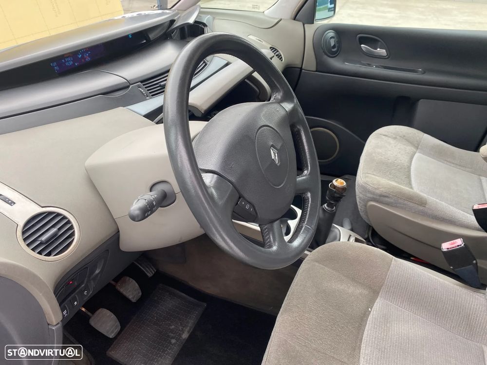 Renault Espace 2.2 dCi Initiale 6L - 9