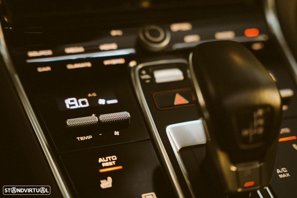 Porsche Panamera Sport Turismo 4S E-Hybrid - 25