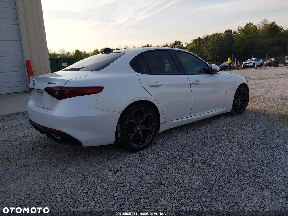 Alfa Romeo Giulia - 4