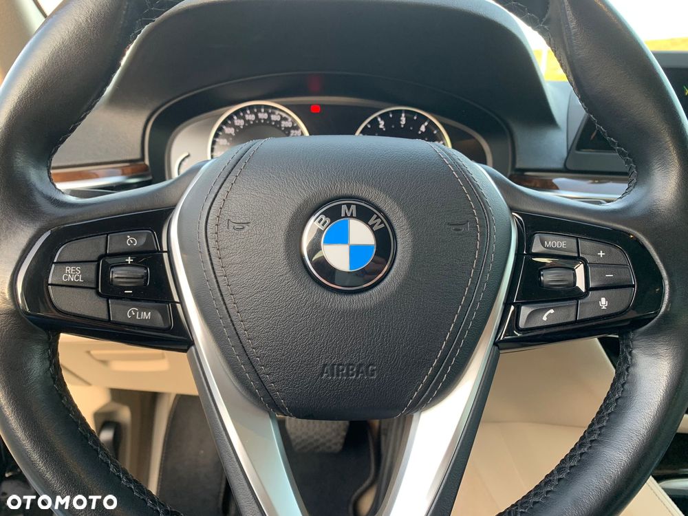 BMW Seria 5 530i GPF xDrive Luxury Line - 36