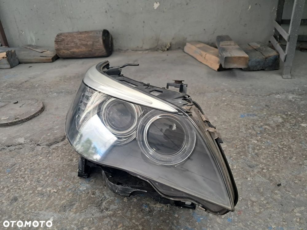 BMW 5 E60 E61 LIFT 07-10 Lampa przód prawa xenon nieskrętny 717774008 EU - 2
