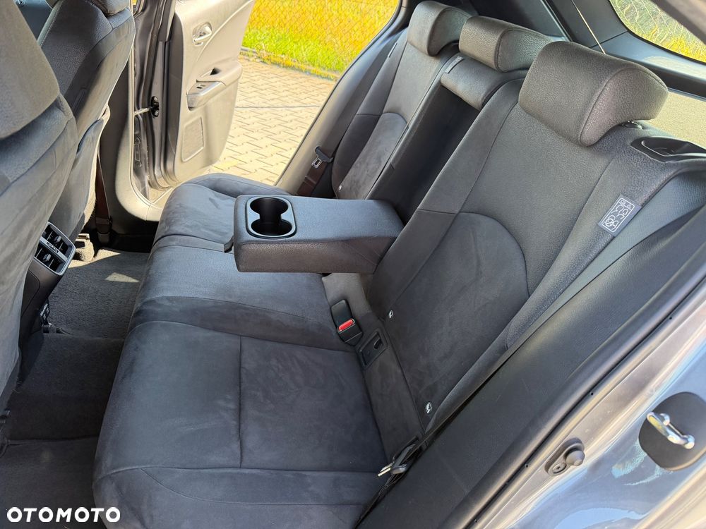 Lexus UX 250h GPF Business Edition AWD - 27