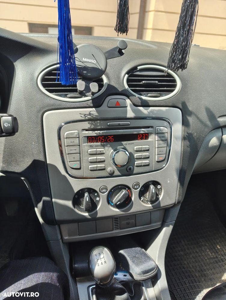 Ford Focus 1.6i Titanium - 5