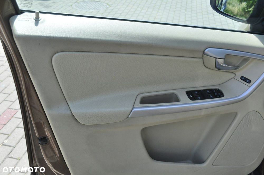 Volvo XC 60 2.4D AWD - 11