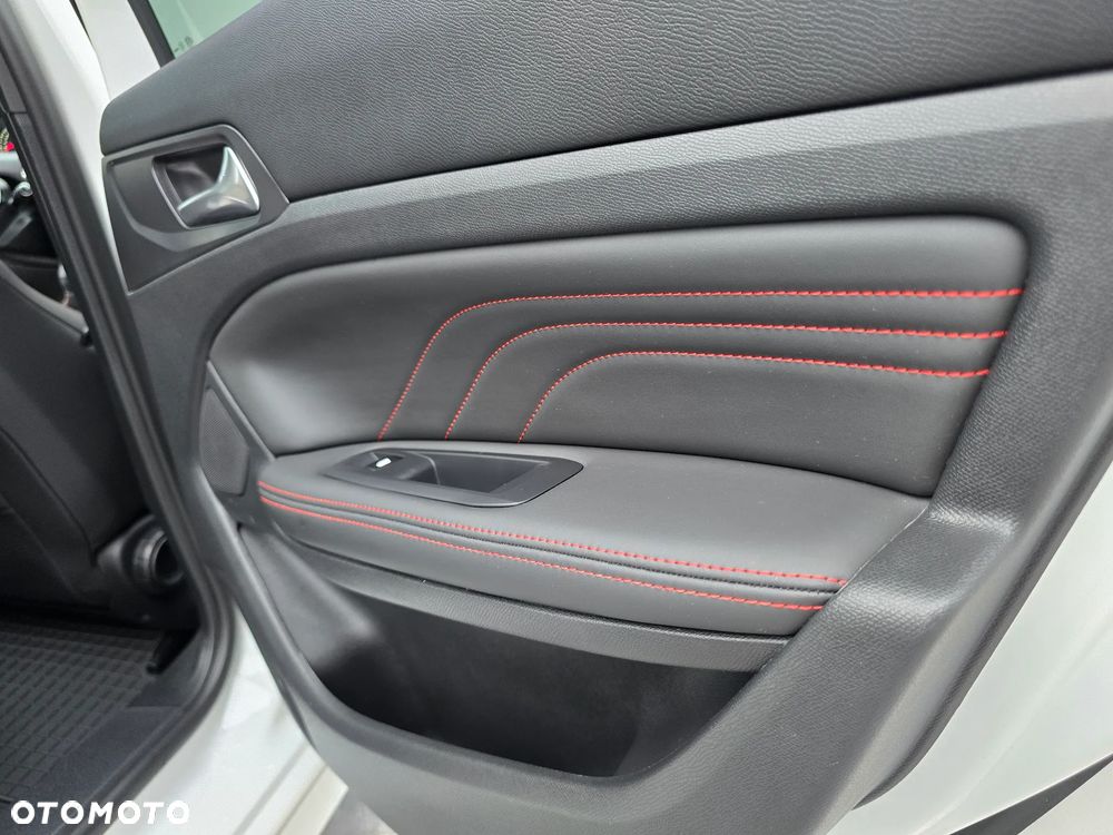 Peugeot 308 - 25
