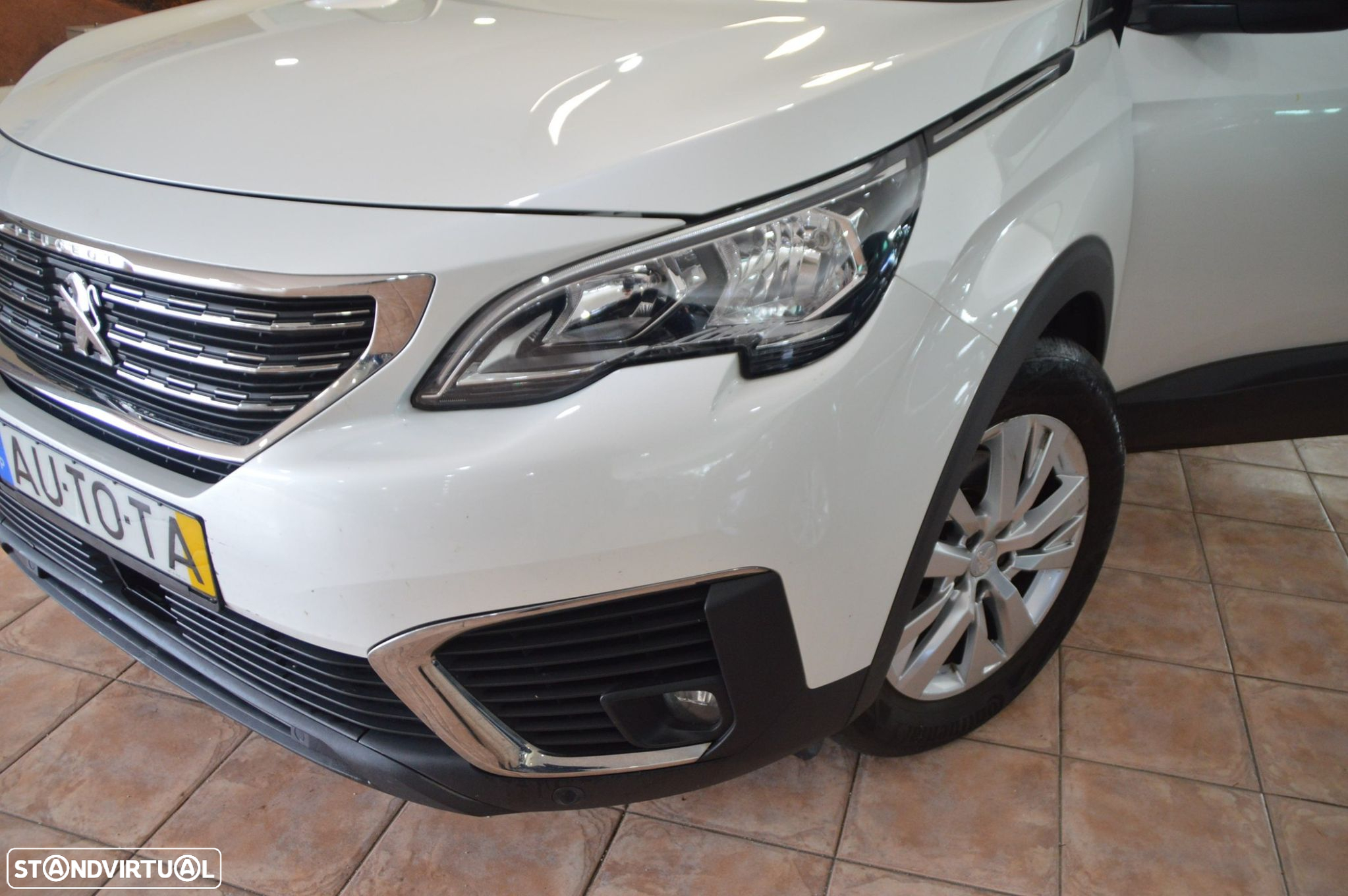 Peugeot 5008 1.2 PureTech Allure EAT6 - 18