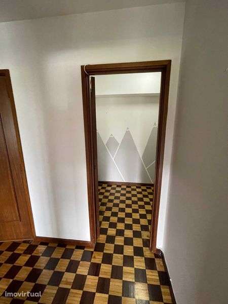 ALUGUER - Apartamento T1+1 - Av. Fernão de Magalhães - Grande imagem: 5/12