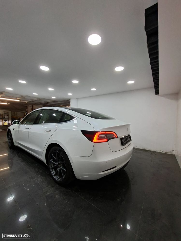 Tesla Model 3 Standard Range Plus RWD - 3