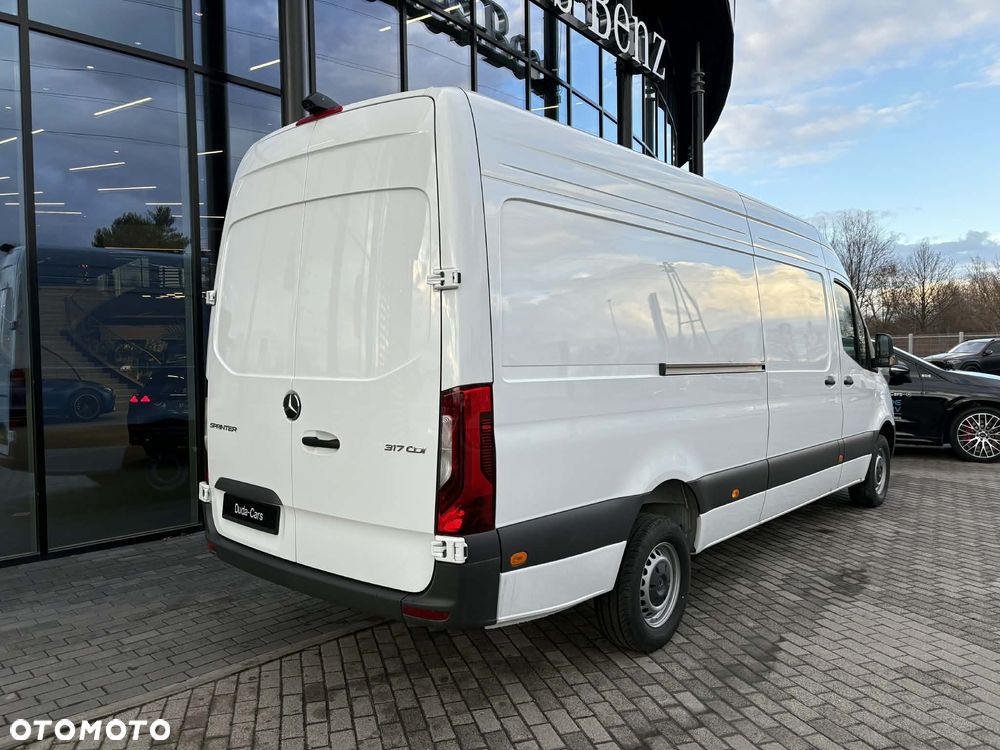 Mercedes-Benz Sprinter - 4