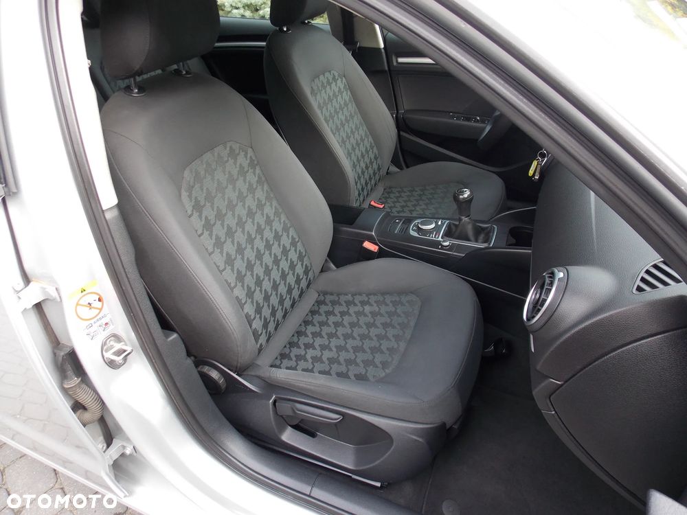 Audi A3 Sportback 1.6 TDI Attraction - 14