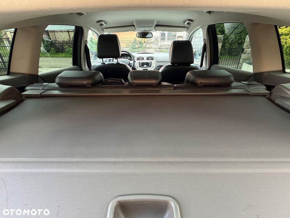 Ford Kuga 2.0 TDCi 2x4 Titanium - 12