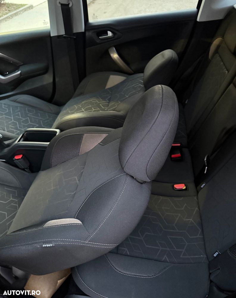 Peugeot 2008 PureTech 110 Stop&Start Allure - 11