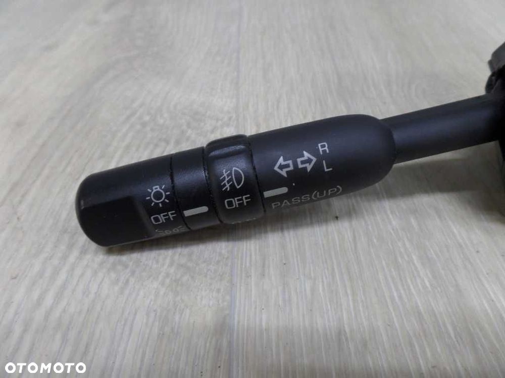 MITSUBISHI CANTER FUSO 7C18 MANETKA PRZELACZNIK SWIATEL KIERUNKOWSKAZOW 24V 07-12 - 2