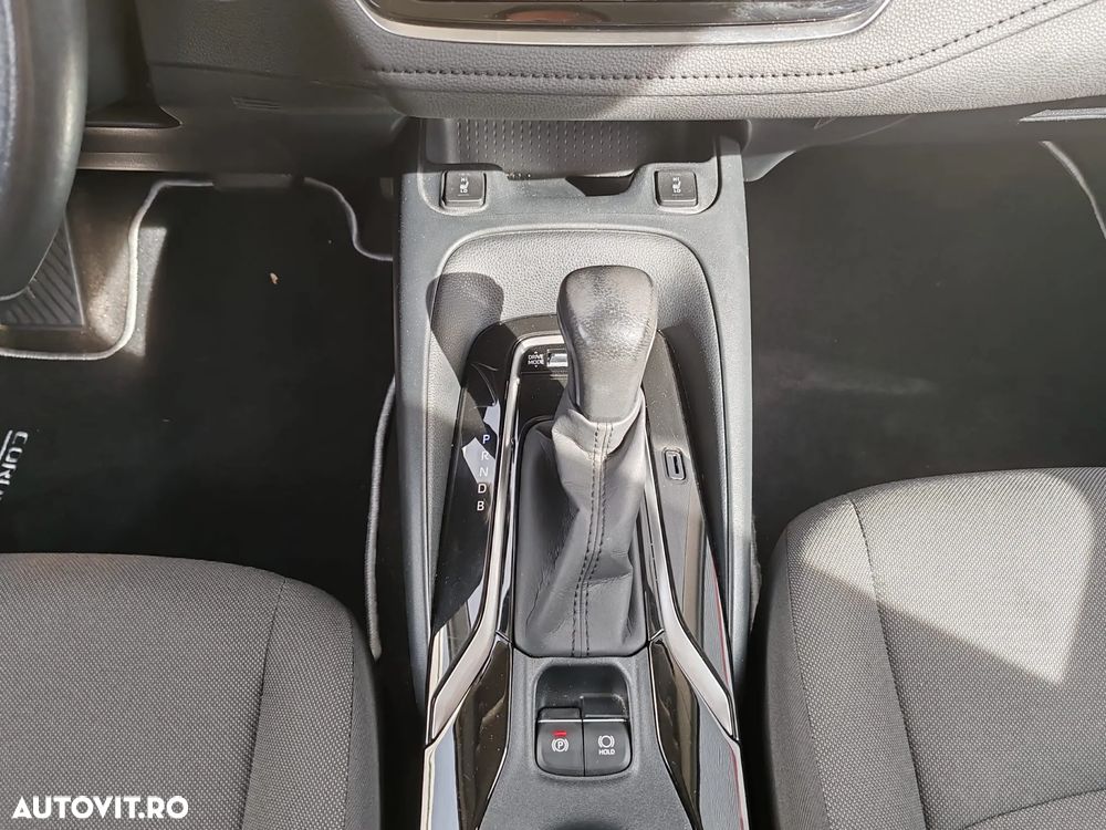 Toyota Corolla Sedan 1.8 HSD Dynamic - 9