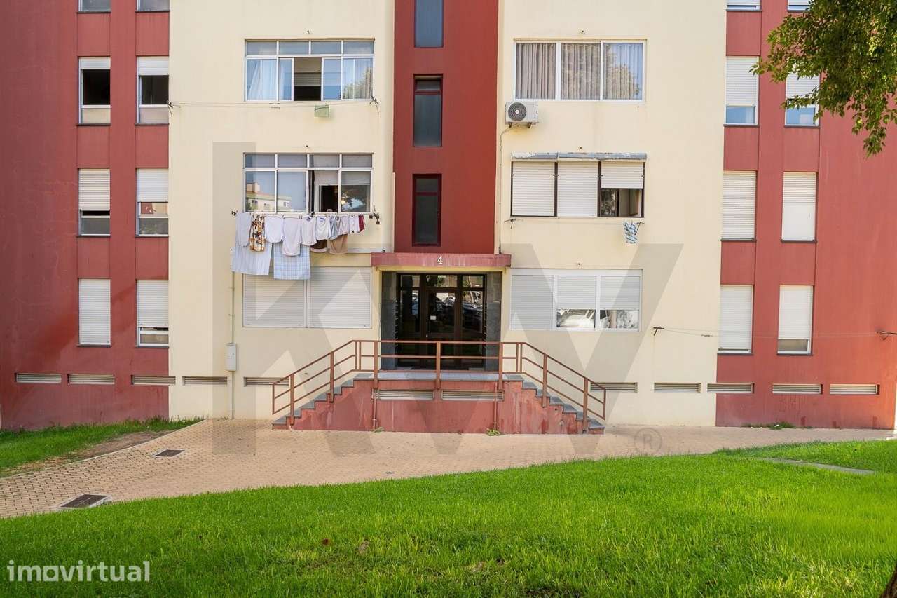 T3 no rés-do-chão com arrecadação - Grande imagem: 3/29