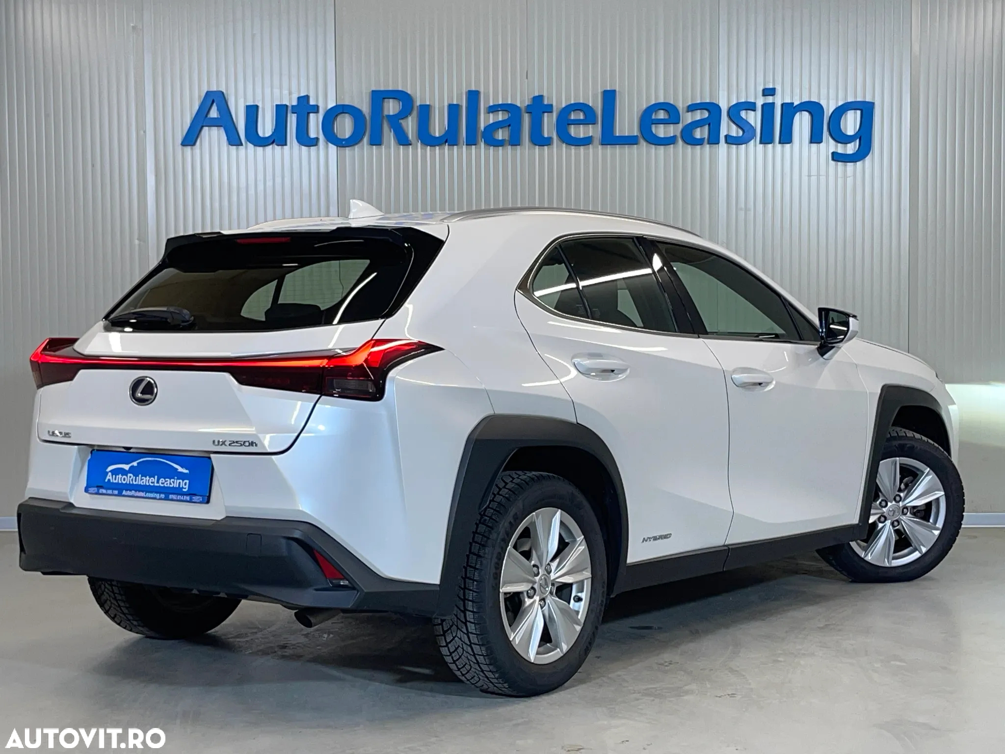 Lexus UX 250h Business Edition - 3