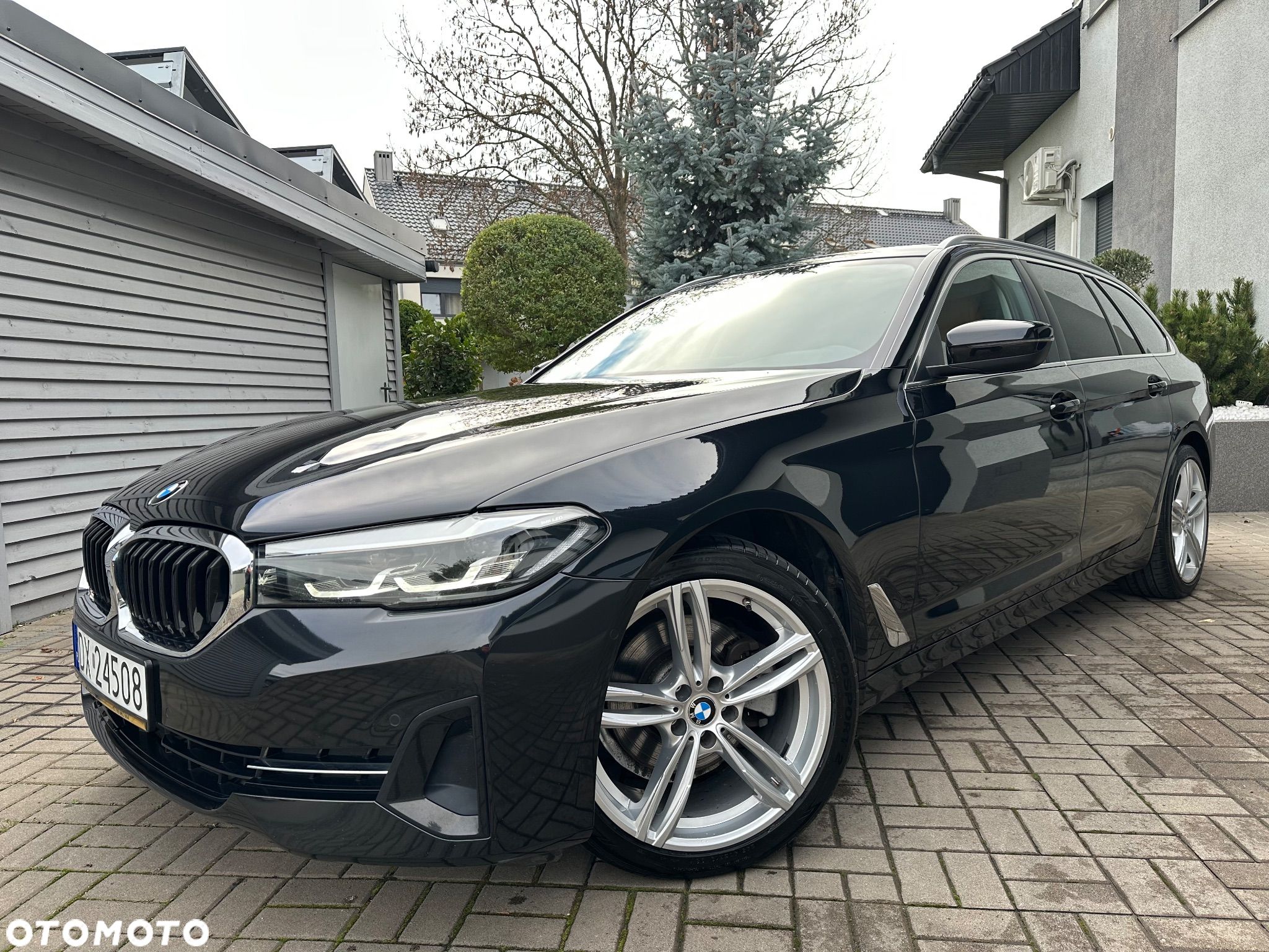 BMW Seria 5 520d xDrive Touring - 1