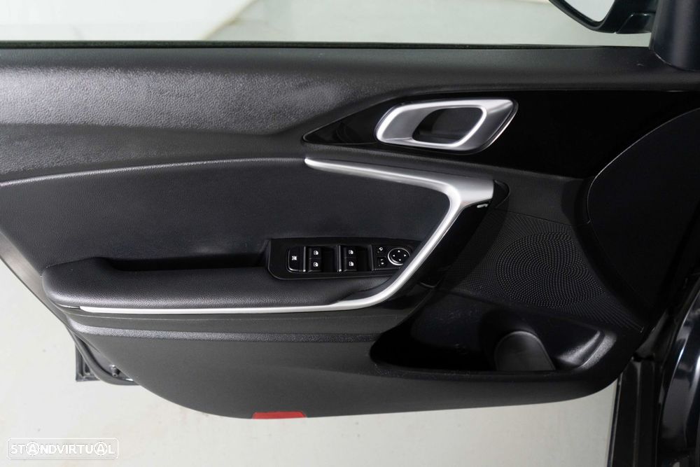 Kia XCeed 1.6 GDi PHEV Tech - 23