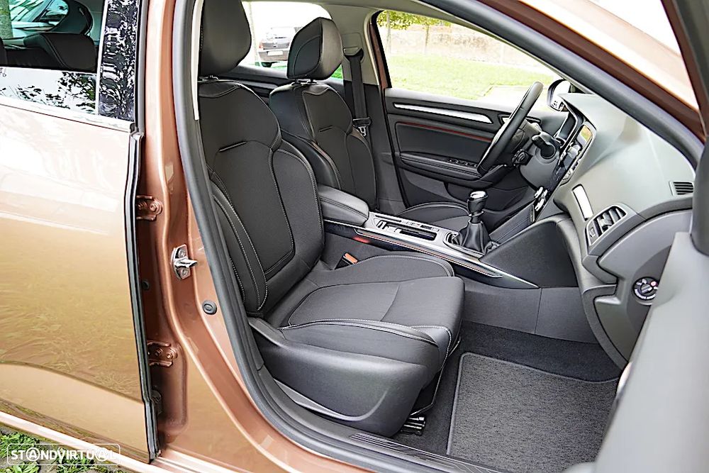 Renault Mégane 1.5 Blue dCi Intens - 22