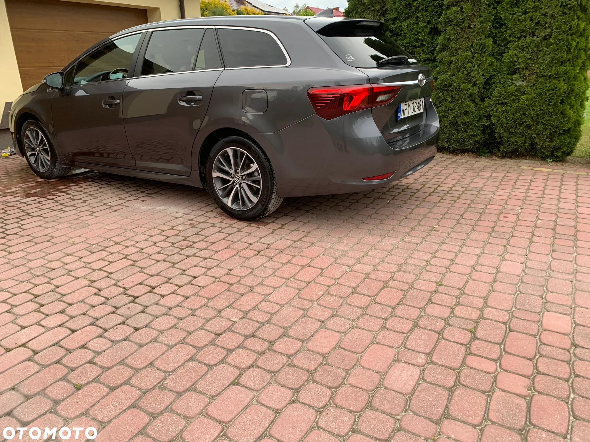 Toyota Avensis 1.8 Premium - 2