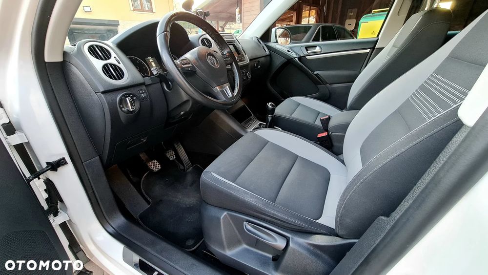 Volkswagen Tiguan 2.0 TDI Perfectline R-Style - 16
