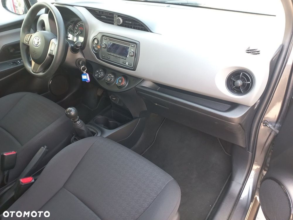 Toyota Yaris - 11