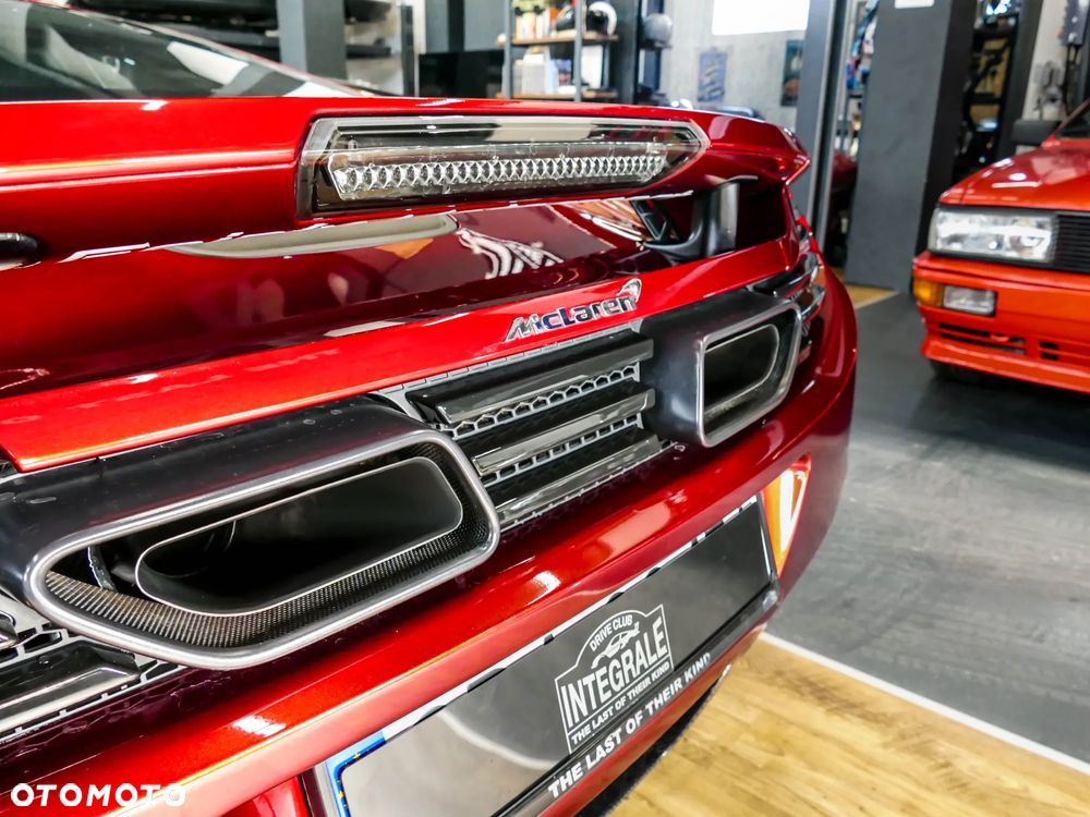 McLaren MP4-12C Coupe - 31