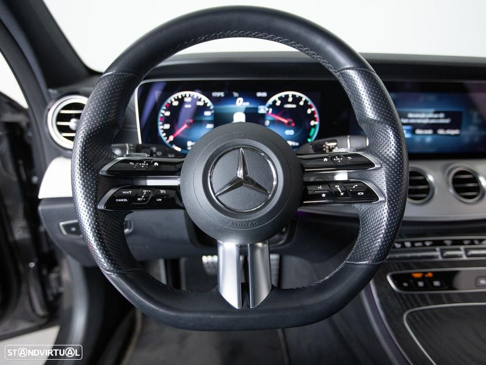 Mercedes-Benz E 300 de AMG Line - 18