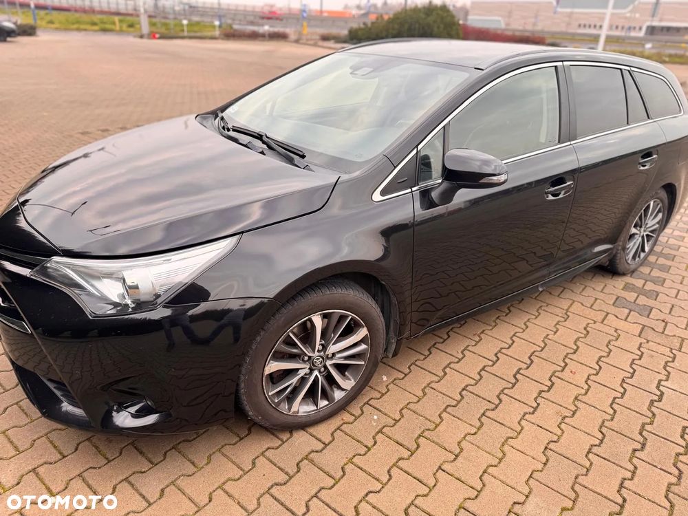 Toyota Avensis 2.0 D-4D Premium - 12