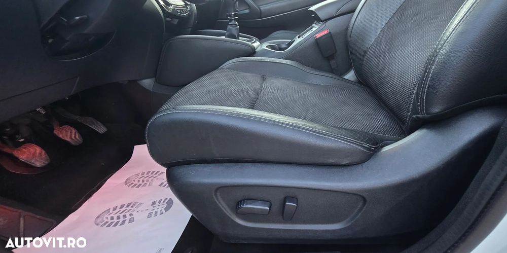 Nissan Qashqai 1.6 DCI 4 x 4 DPF Start/Stop acenta - 9