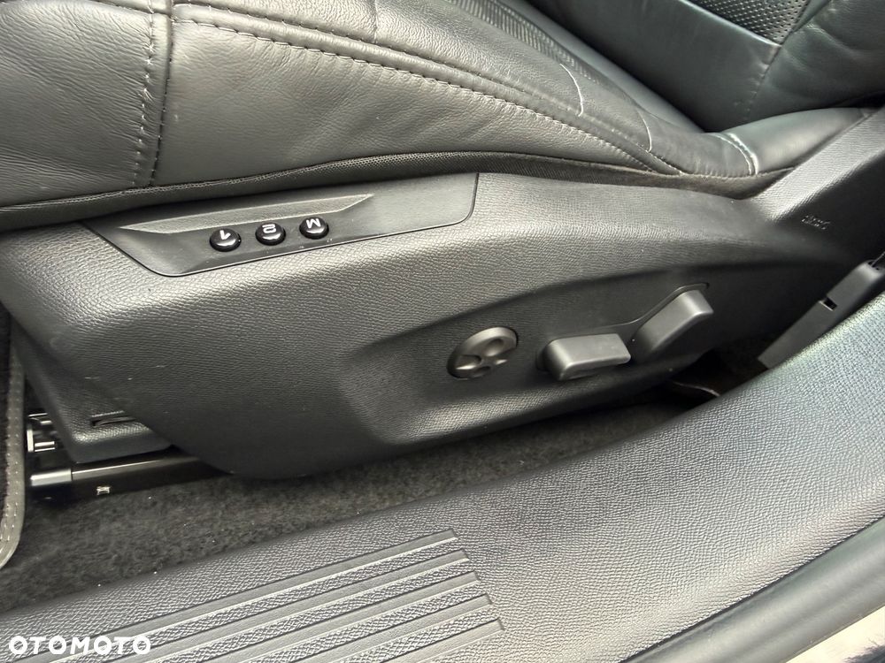 Citroën C5X 1.6 PHEV 225 Shine EAT8 - 8
