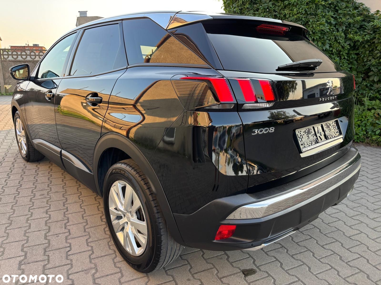 Peugeot 3008 1.2 PureTech Active S&S EAT6 - 10