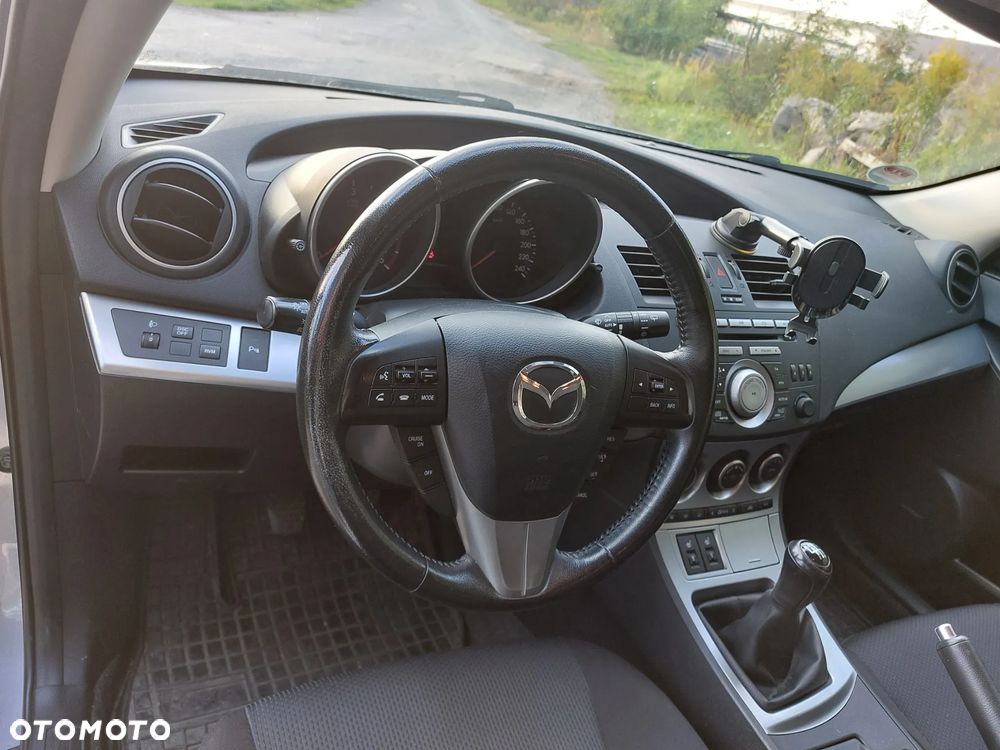 Mazda 3 1.6 CD Exclusive + - 11