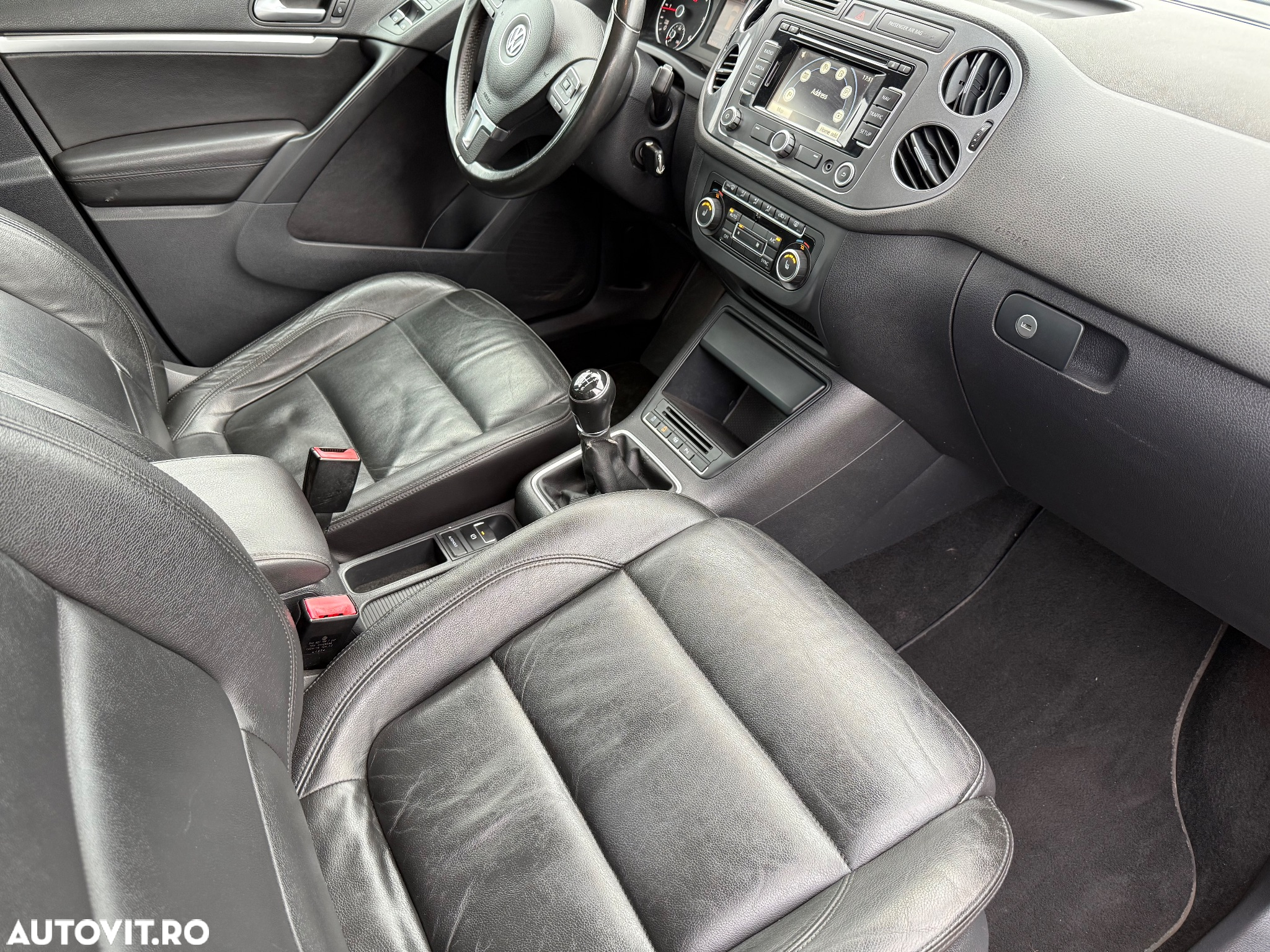 Volkswagen Tiguan - 12
