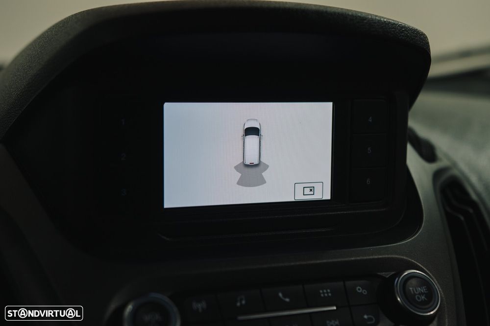 Ford Transit Courier - 17