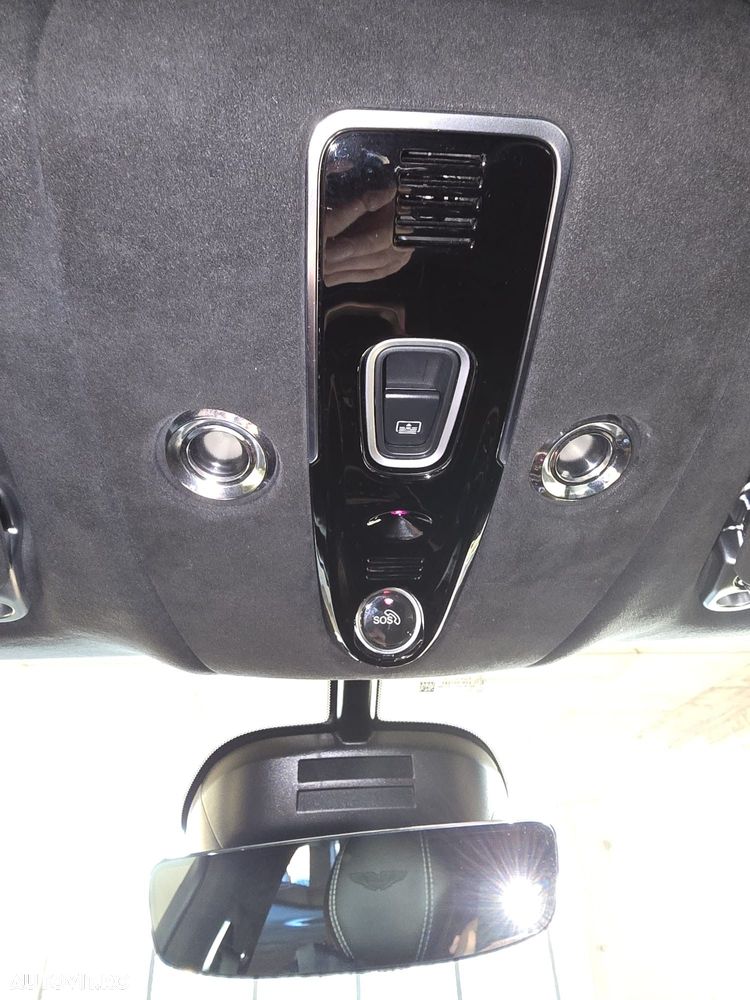 Aston Martin DBX - 25