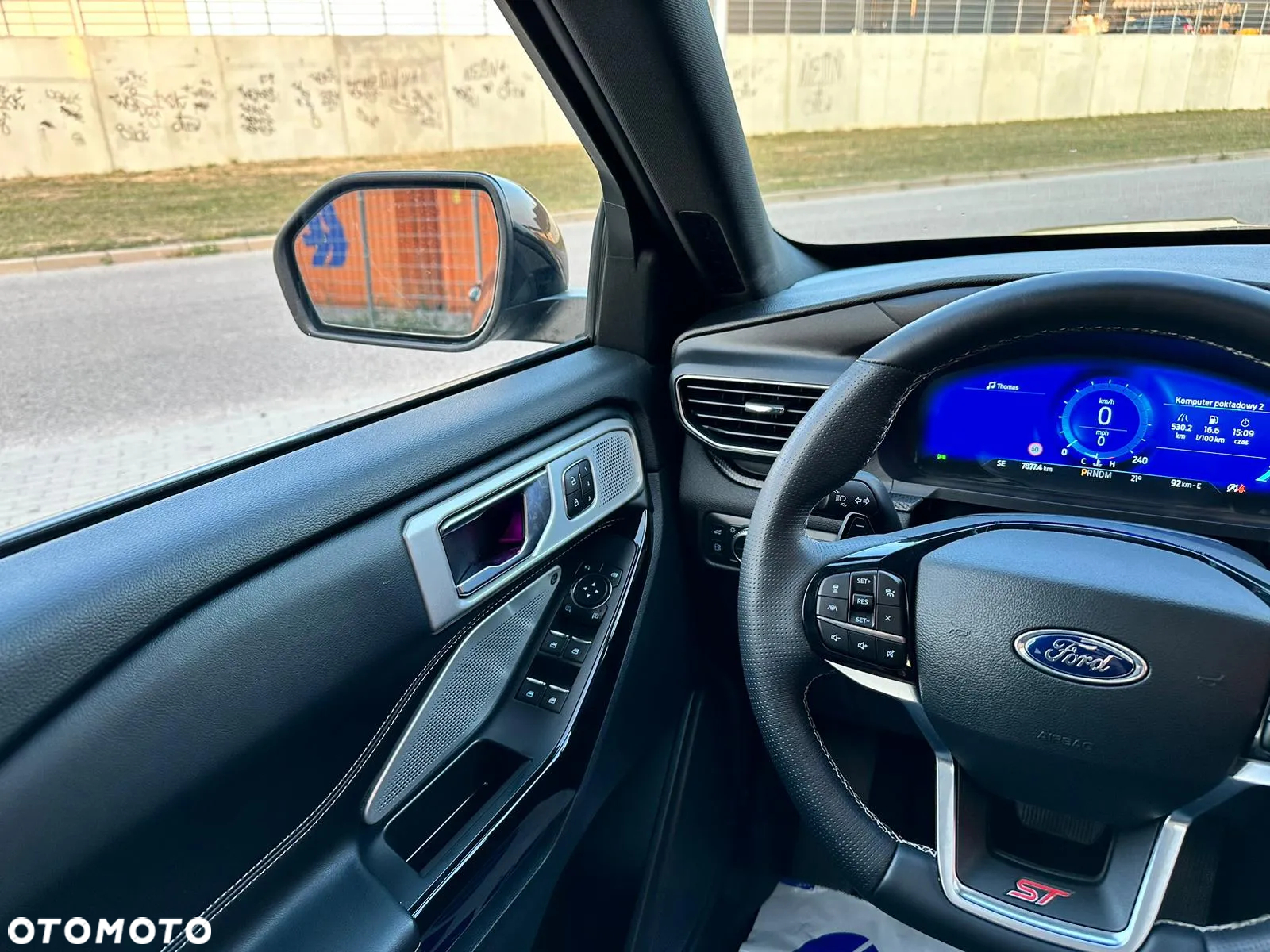 Ford Explorer - 22