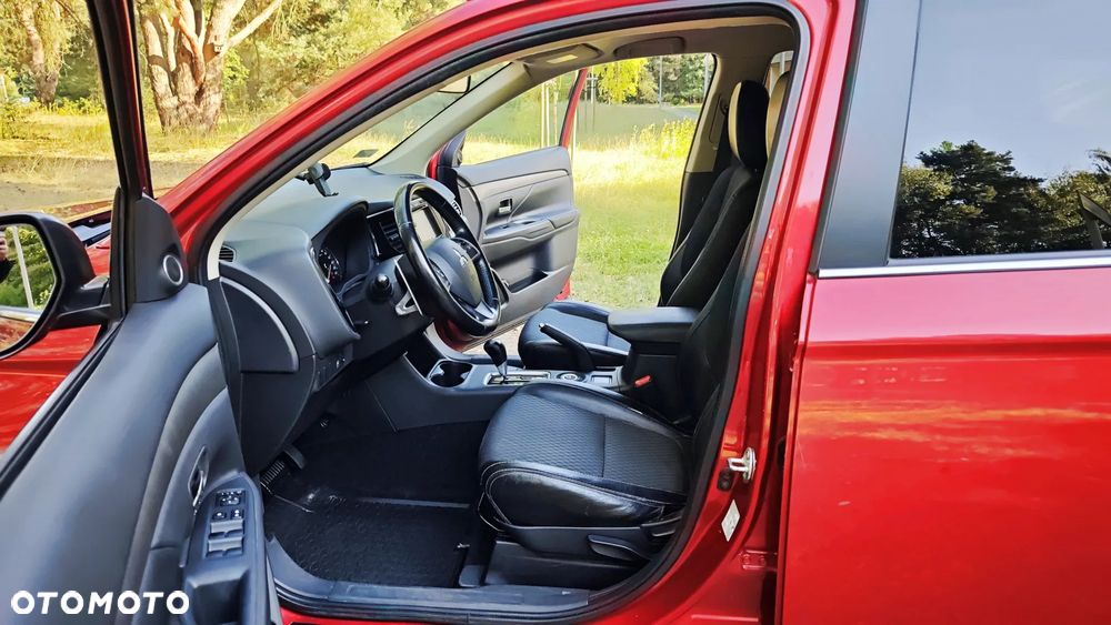 Mitsubishi Outlander 2.0 Instyle Navi 4WD CVT - 8